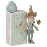 Petite souris fée des dents bleue accompagnée d'une jolie boîte en carton et d'une boîte en forme de coeur pour conserver les dents de lait.